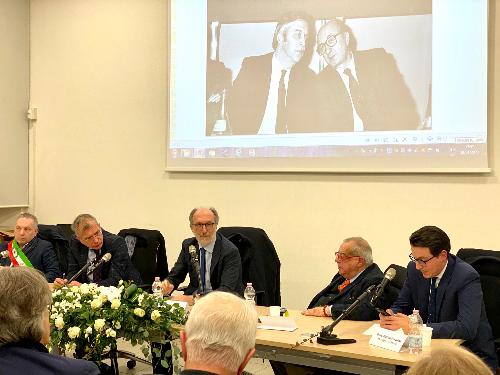 L'intervento del vicegovernatore, Riccardo Riccardi, a Palazzolo dello Stella alla tavola rotonda in memoria del Presidente Biasutti.